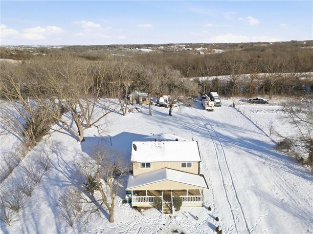 705 N 141st Street, Bonner Springs, KS 66012