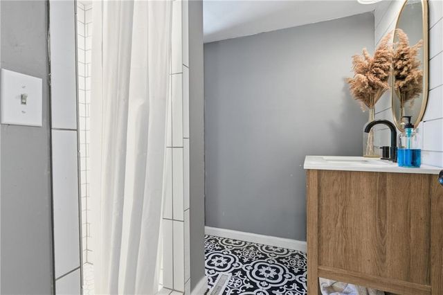 705 N 141st Street, Bonner Springs, KS 66012