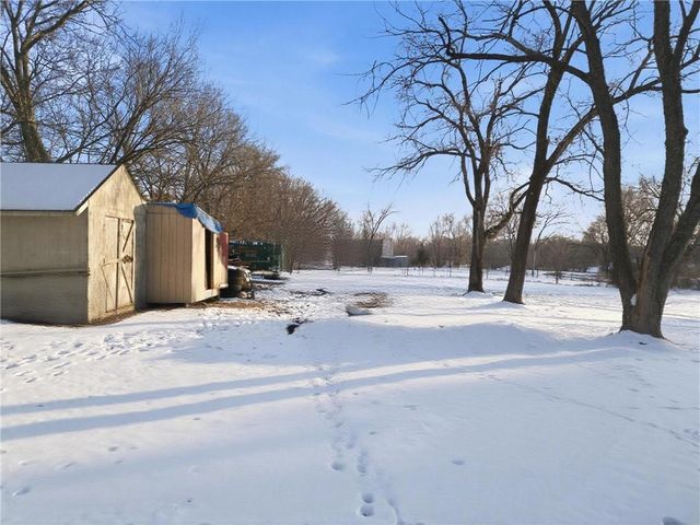 705 N 141st Street, Bonner Springs, KS 66012