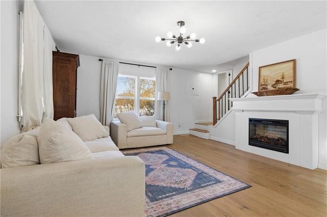 705 N 141st Street, Bonner Springs, KS 66012