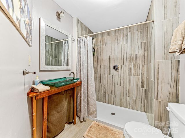 551 Bee Tree Road, Swannanoa, NC 28778