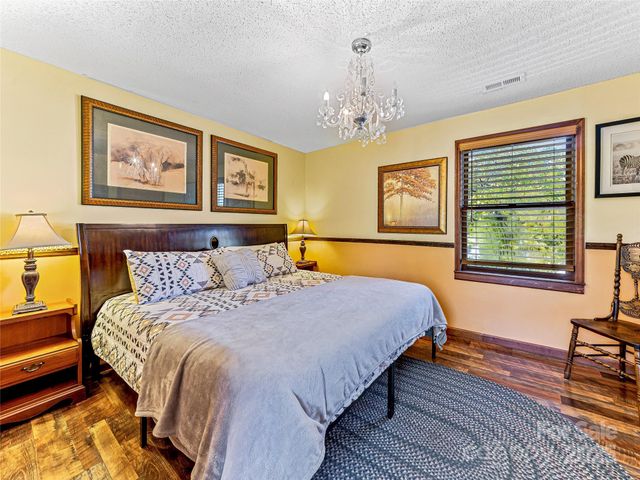 551 Bee Tree Road, Swannanoa, NC 28778