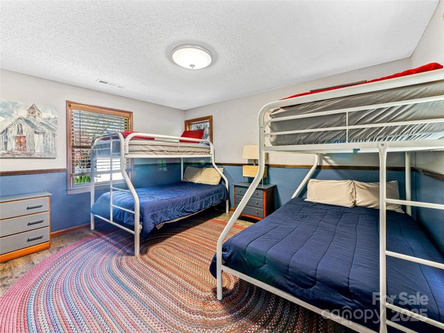 551 Bee Tree Road, Swannanoa, NC 28778