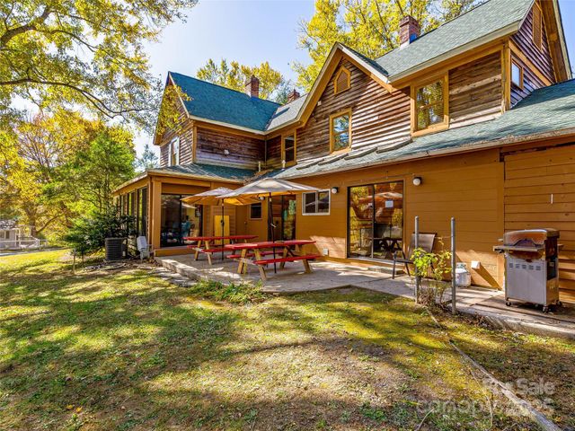 551 Bee Tree Road, Swannanoa, NC 28778
