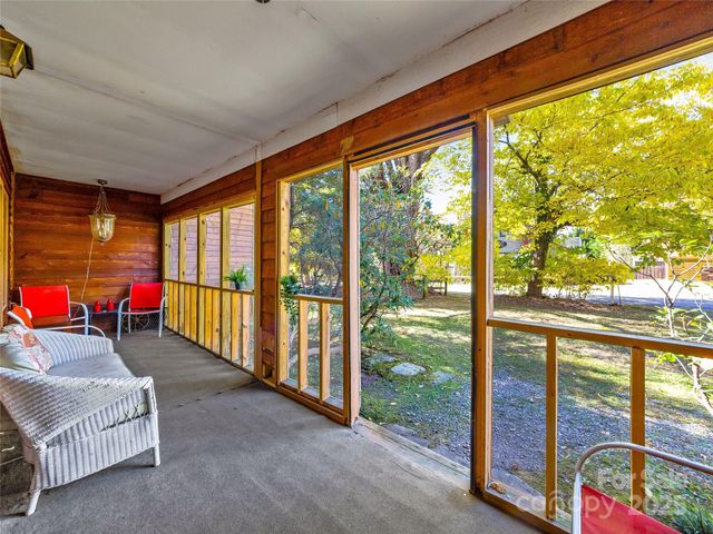 551 Bee Tree Road, Swannanoa, NC 28778