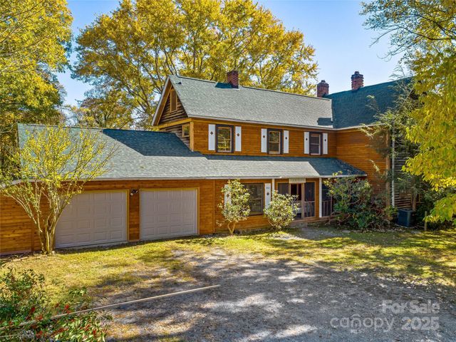 551 Bee Tree Road, Swannanoa, NC 28778
