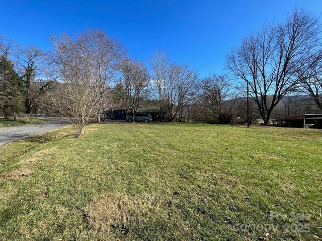 551 Bee Tree Road, Swannanoa, NC 28778