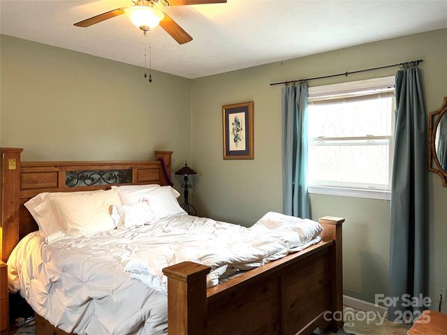 551 Bee Tree Road, Swannanoa, NC 28778