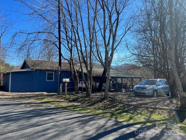 551 Bee Tree Road, Swannanoa, NC 28778