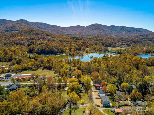 551 Bee Tree Road, Swannanoa, NC 28778