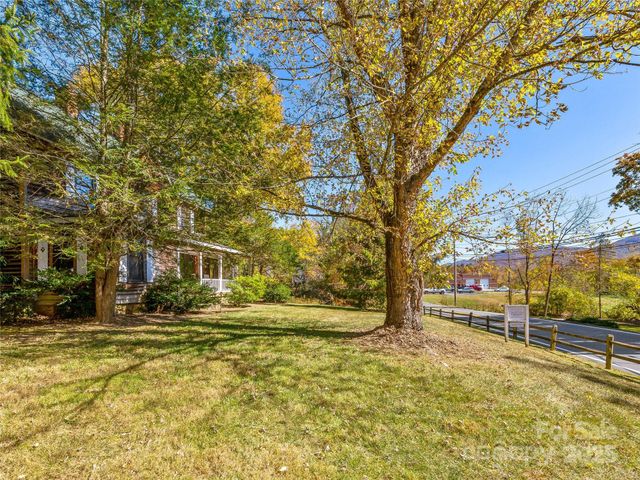 551 Bee Tree Road, Swannanoa, NC 28778