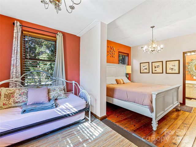 551 Bee Tree Road, Swannanoa, NC 28778