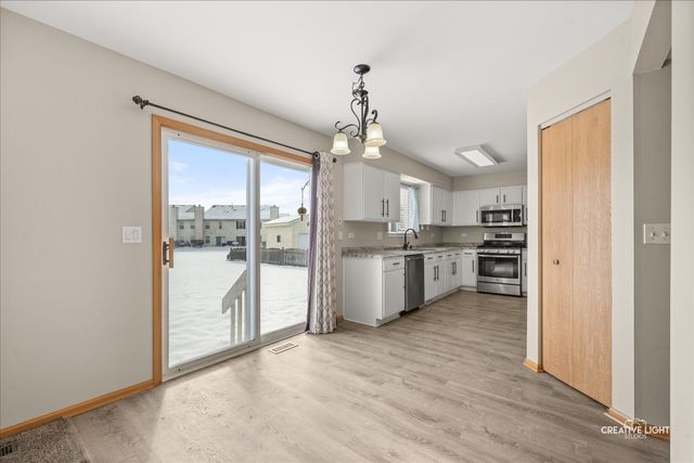 2477 Smithfield Court, Aurora, IL 60503