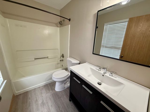 2477 Smithfield Court, Aurora, IL 60503