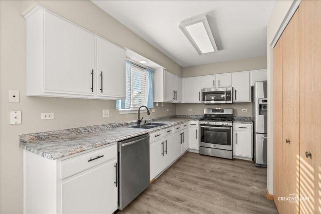 2477 Smithfield Court, Aurora, IL 60503