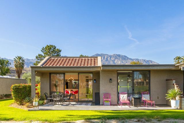 2910 Calle Loreto, Palm Springs, CA 92264