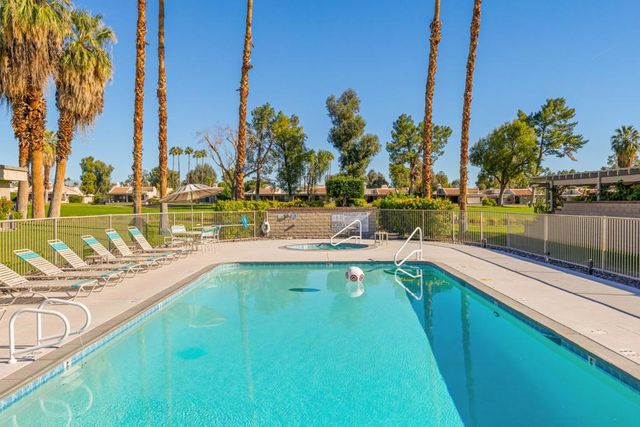 2910 Calle Loreto, Palm Springs, CA 92264