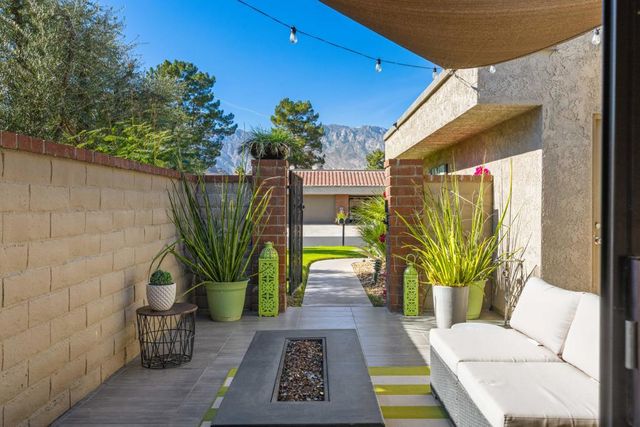 2910 Calle Loreto, Palm Springs, CA 92264