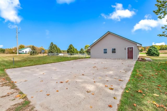 10149 Dennings Road, Jonesville, MI 49250