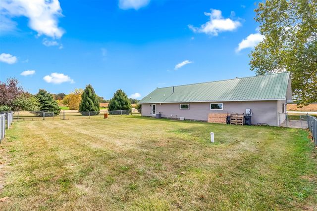 10149 Dennings Road, Jonesville, MI 49250