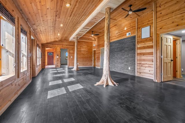 10149 Dennings Road, Jonesville, MI 49250