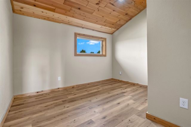 10149 Dennings Road, Jonesville, MI 49250