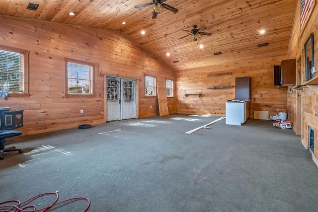 10149 Dennings Road, Jonesville, MI 49250