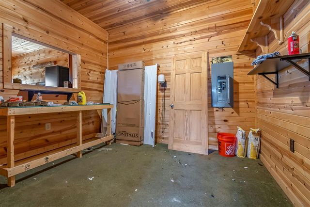 10149 Dennings Road, Jonesville, MI 49250