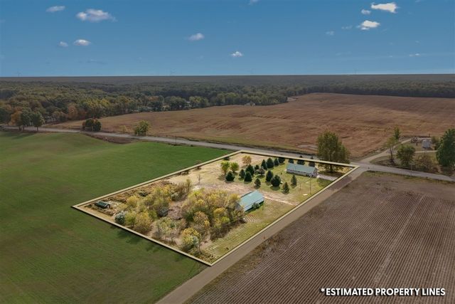 10149 Dennings Road, Jonesville, MI 49250