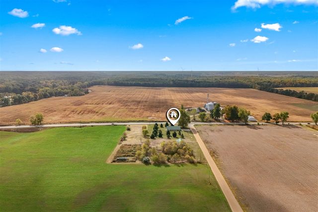 10149 Dennings Road, Jonesville, MI 49250