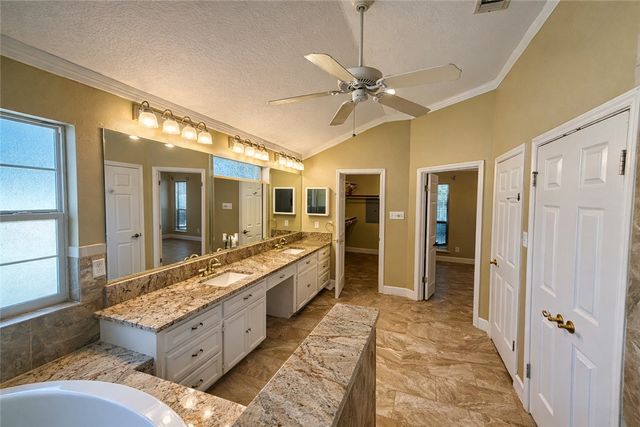 6 Arnold Palmer Lane, Hilltop Lakes, TX 77871