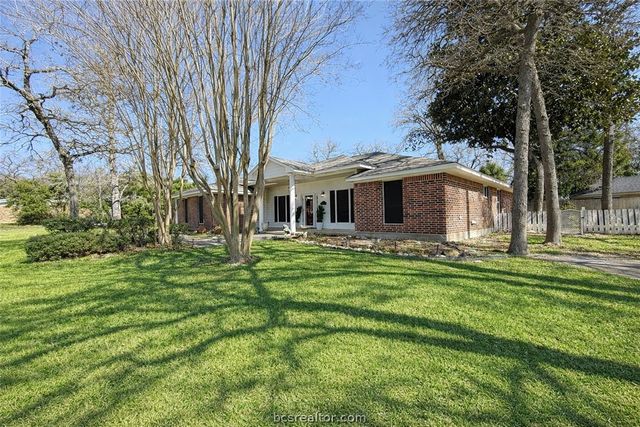 6 Arnold Palmer Lane, Hilltop Lakes, TX 77871