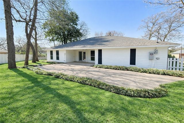 6 Arnold Palmer Lane, Hilltop Lakes, TX 77871