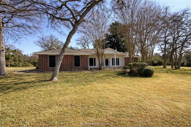 6 Arnold Palmer Lane, Hilltop Lakes, TX 77871