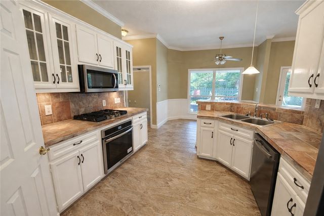 6 Arnold Palmer Lane, Hilltop Lakes, TX 77871