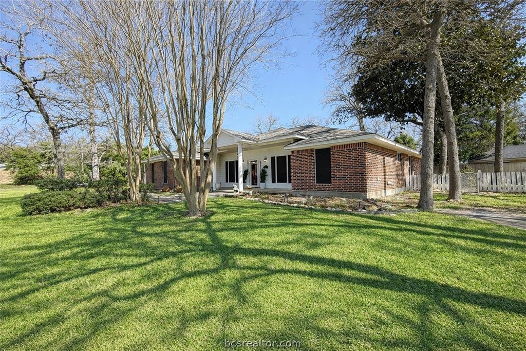 6 Arnold Palmer Lane, Hilltop Lakes, TX 77871 — photo 2