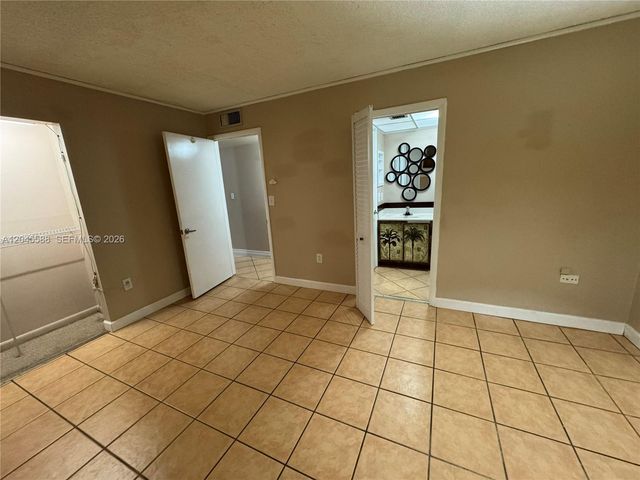 10865 SW 112th Avenue 105, Miami, FL 33176
