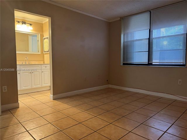 10865 SW 112th Avenue 105, Miami, FL 33176