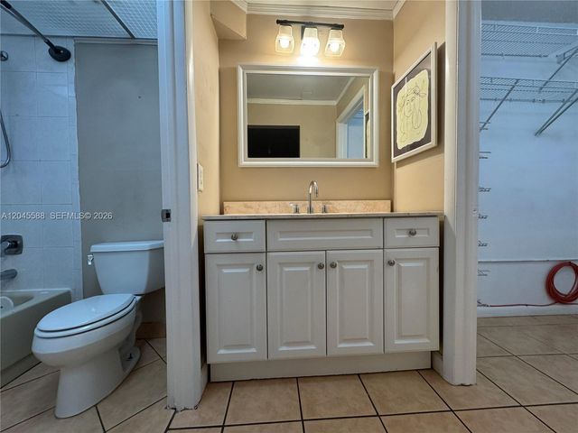 10865 SW 112th Avenue 105, Miami, FL 33176