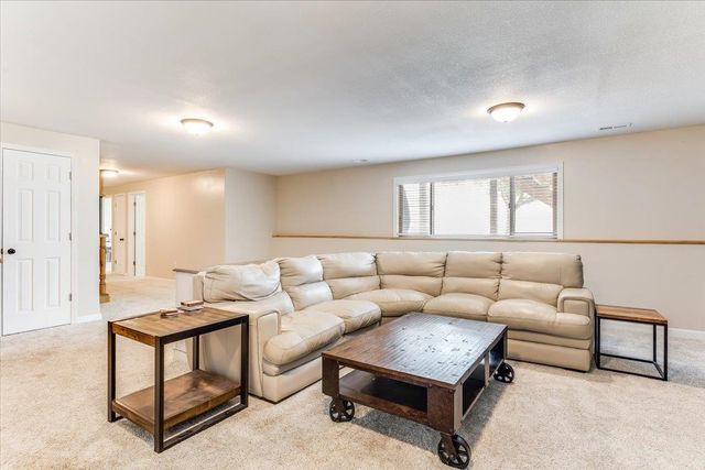 1269 N Forestview Ct, Wichita, KS 67235