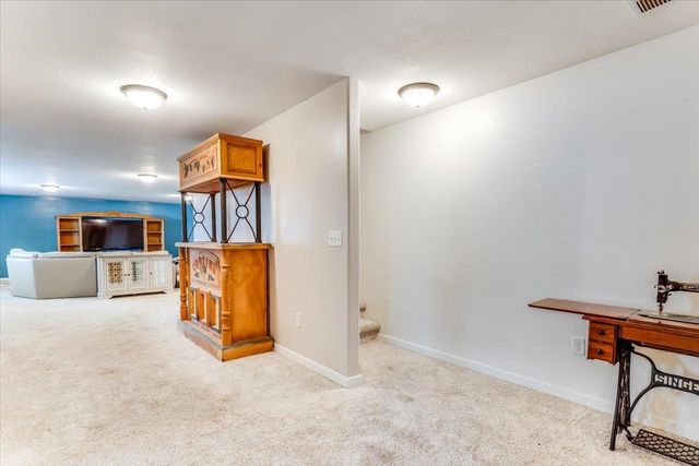1269 N Forestview Ct, Wichita, KS 67235