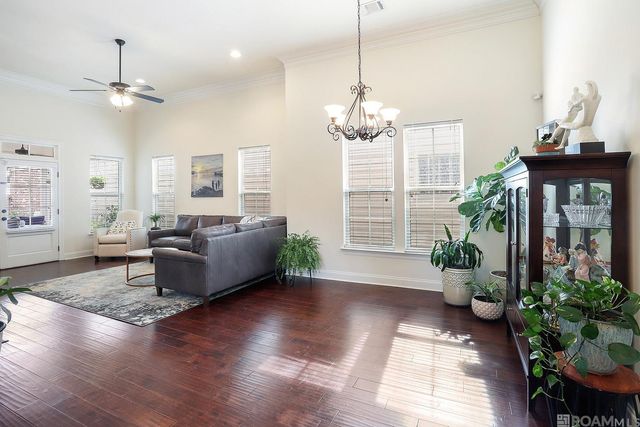 14449 Royal Villa Dr, Baton Rouge, LA 70810