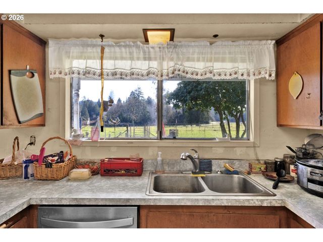 89009 CONDON CREEK Rd, Florence, OR 97439