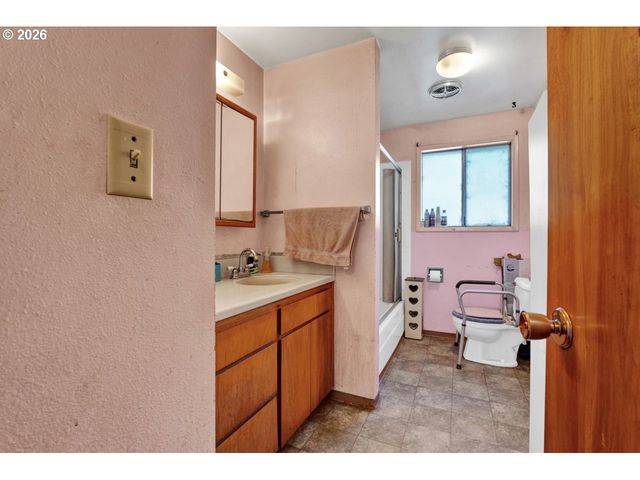 89009 CONDON CREEK Rd, Florence, OR 97439