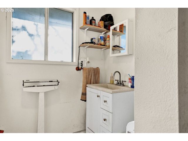 89009 CONDON CREEK Rd, Florence, OR 97439