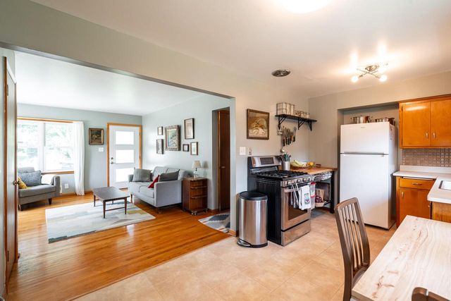 4014 S Logan COURT, Milwaukee, WI 53207