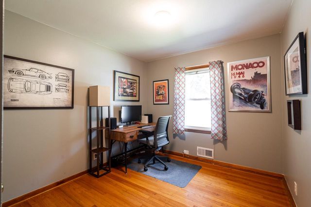 4014 S Logan COURT, Milwaukee, WI 53207