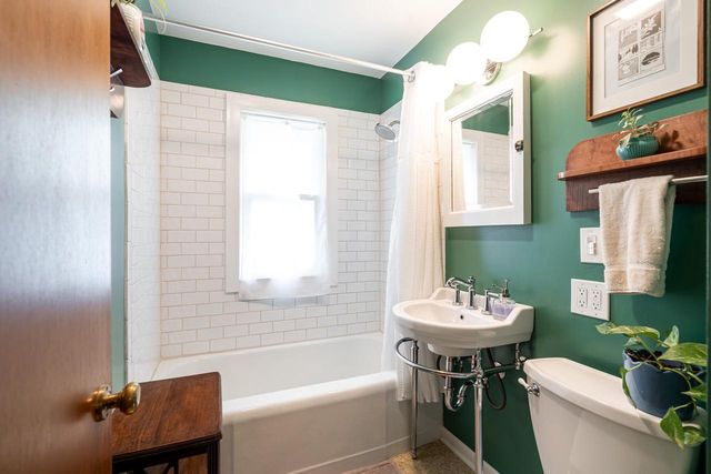 4014 S Logan COURT, Milwaukee, WI 53207
