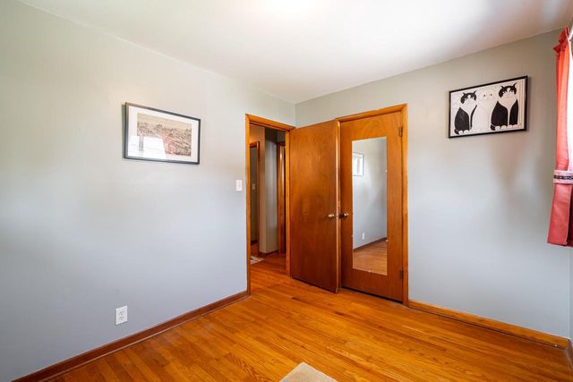 4014 S Logan COURT, Milwaukee, WI 53207