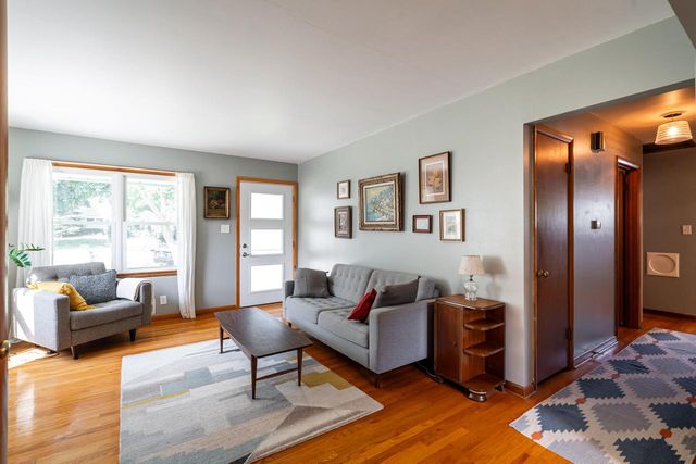 4014 S Logan COURT, Milwaukee, WI 53207